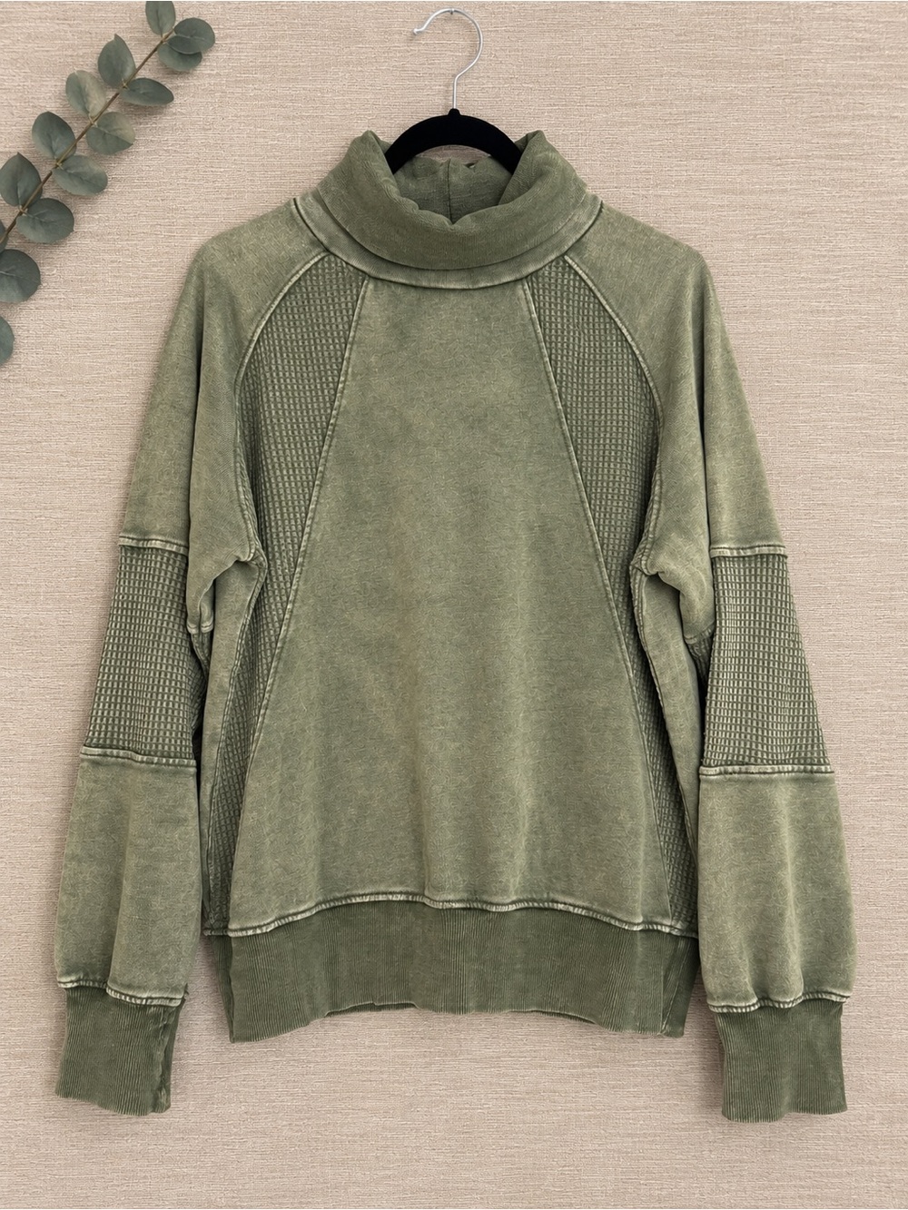 Evereve Olive Green Turtleneck Sweater - Women's Cozy Pullover
